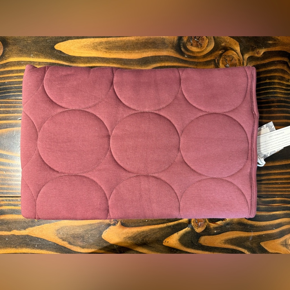 NWT Kate Quinn Quilt